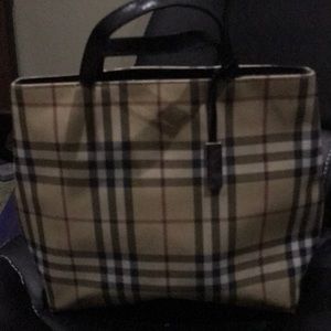 Medium sized Burberry tote